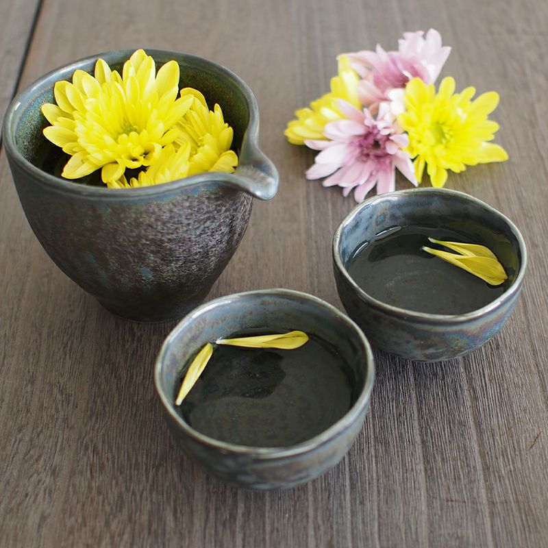 重陽の節句　菊酒を楽しむイメージです