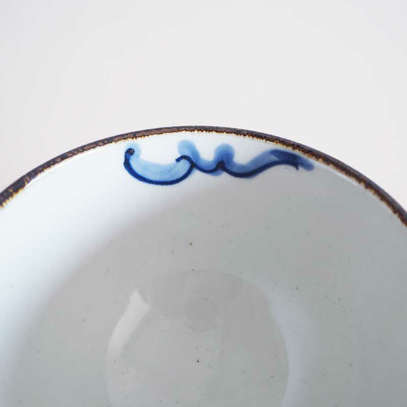 内側の雲がワンポイントのアクセントになっています