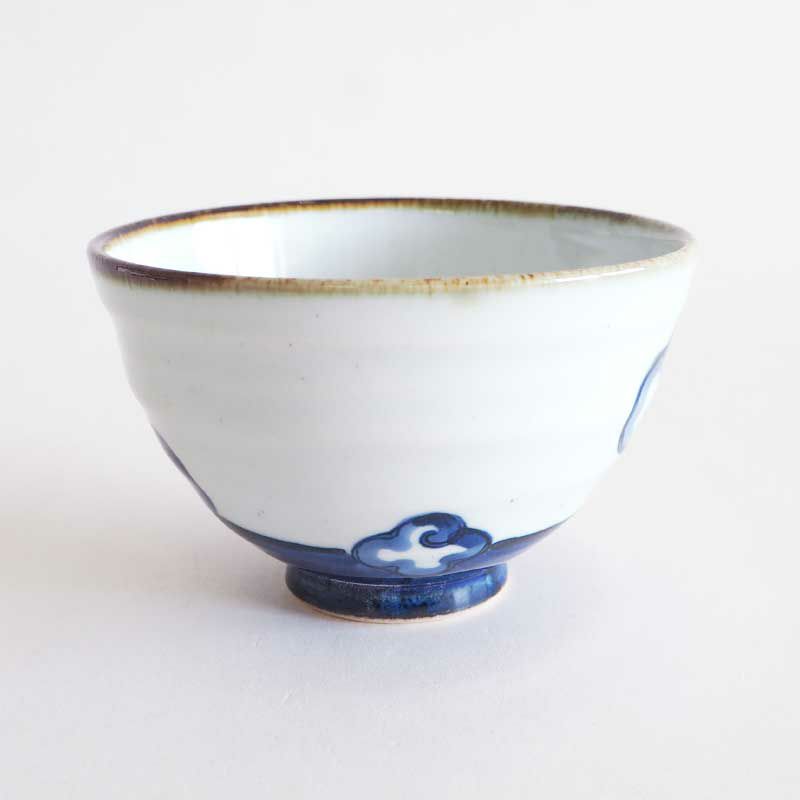 シンプルで手馴染のよい形状です