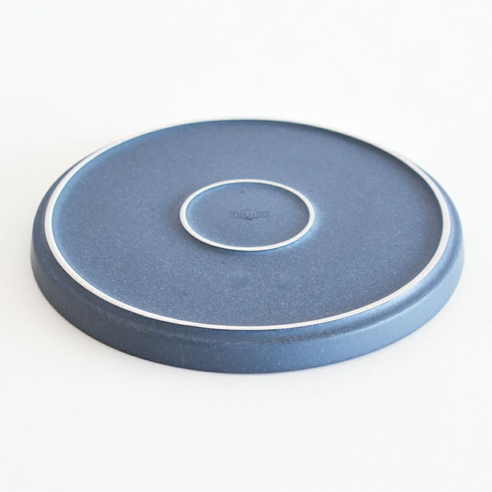 底には織部のロゴが入っています