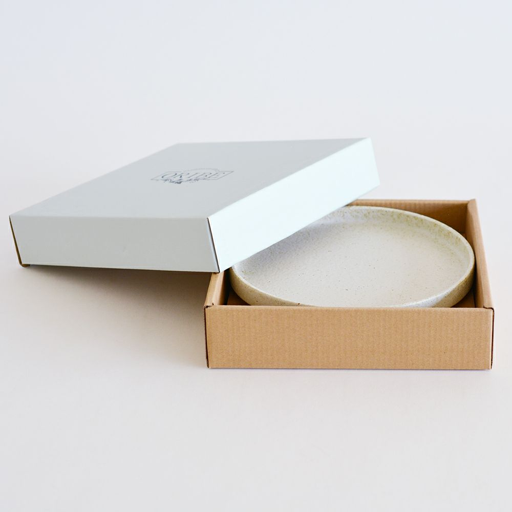 織部オリジナルの箱付きです