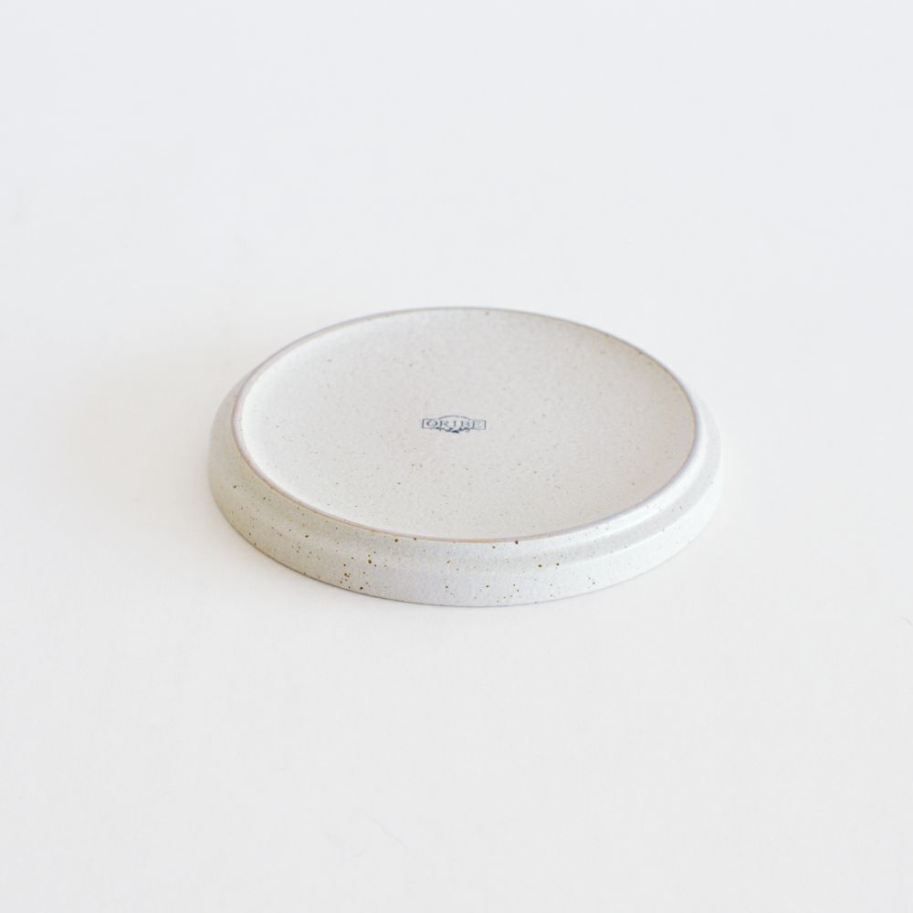 底には織部のロゴが入っています