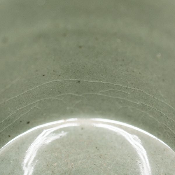 細かい貫入が入っている物もあります