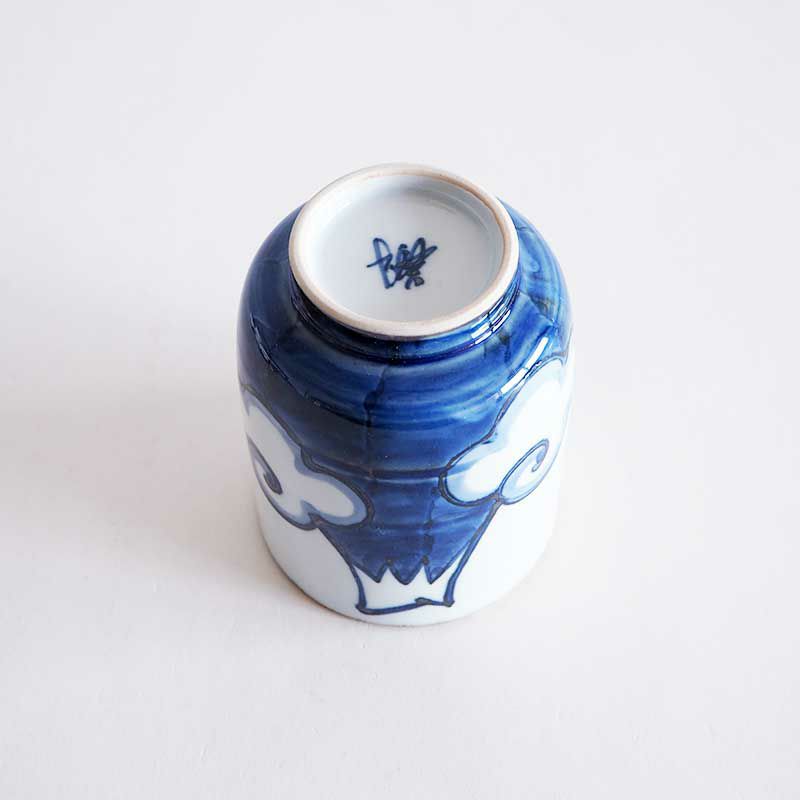 シンプルで手馴染のよい形状です