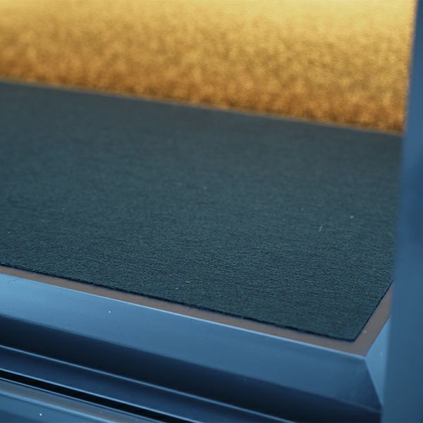 ひな人形だけでなく、端午の節句の五月人形やお正月の干支などいろいろな置物にご使用いただけます