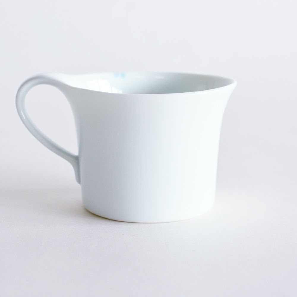シンプルなデザインがおしゃれなカップです