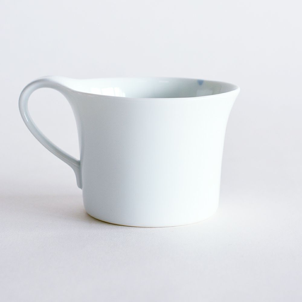 シンプルなデザインがおしゃれなカップです