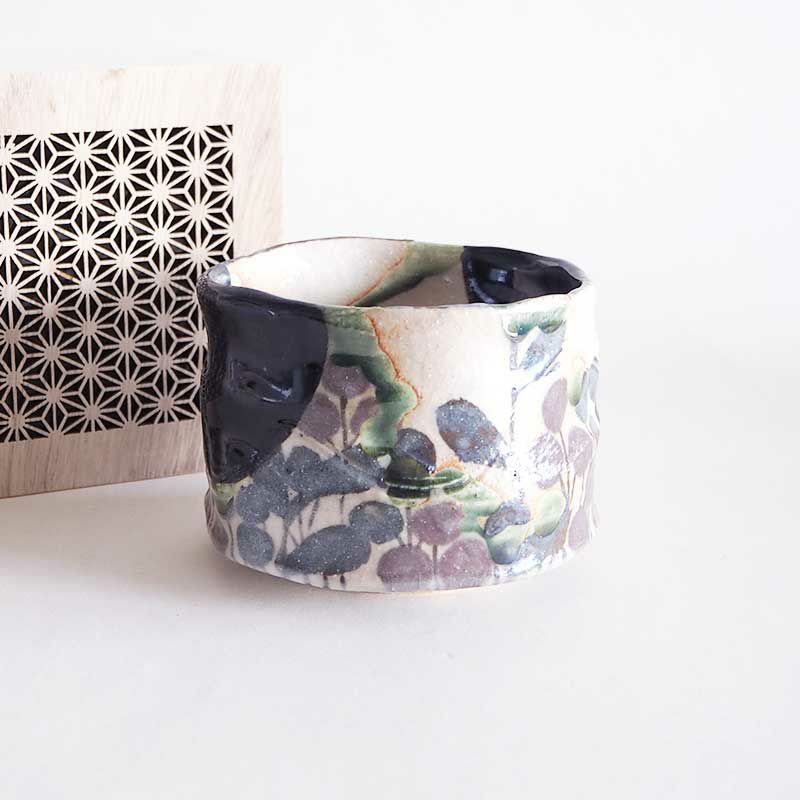 一口抹茶碗 黒織部