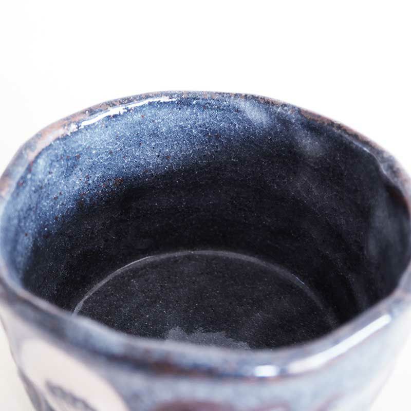 鼠志野の風合いを楽しめるうつわです