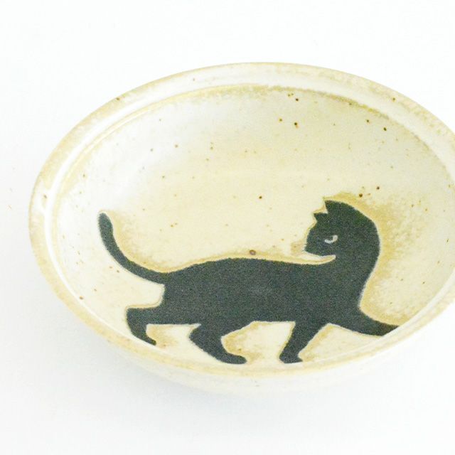 ねこまるけ 4.5鉢 フリムク｜和食器通販｜織部 Online Store【公式】