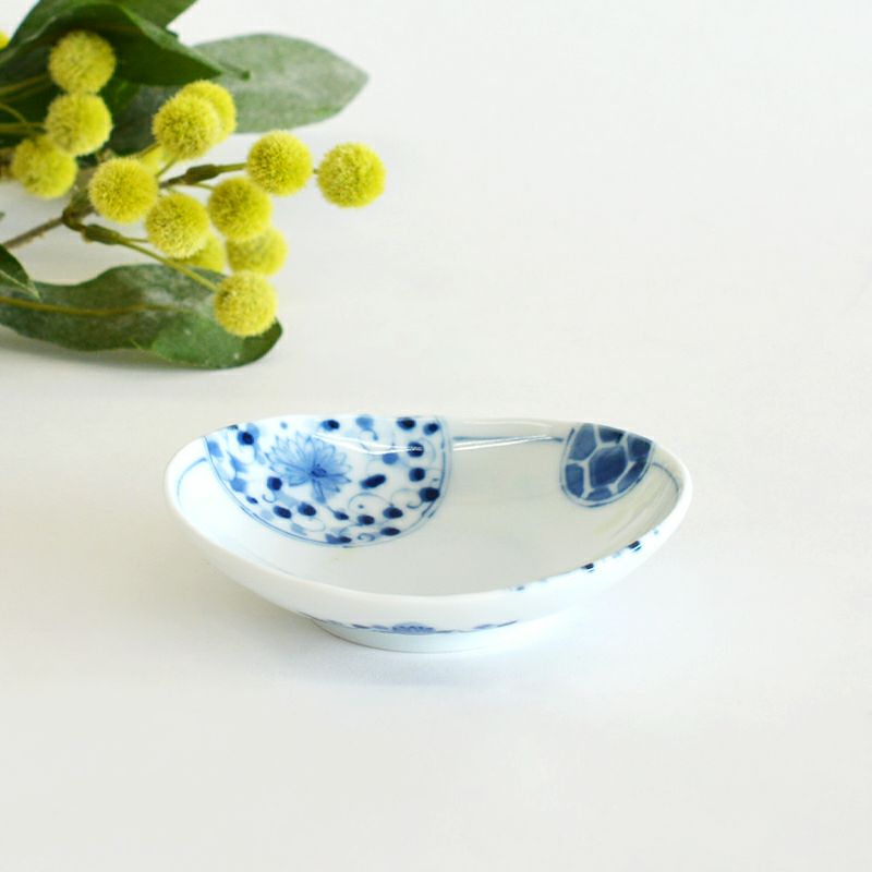 花伊万里楕円深皿 3.5寸