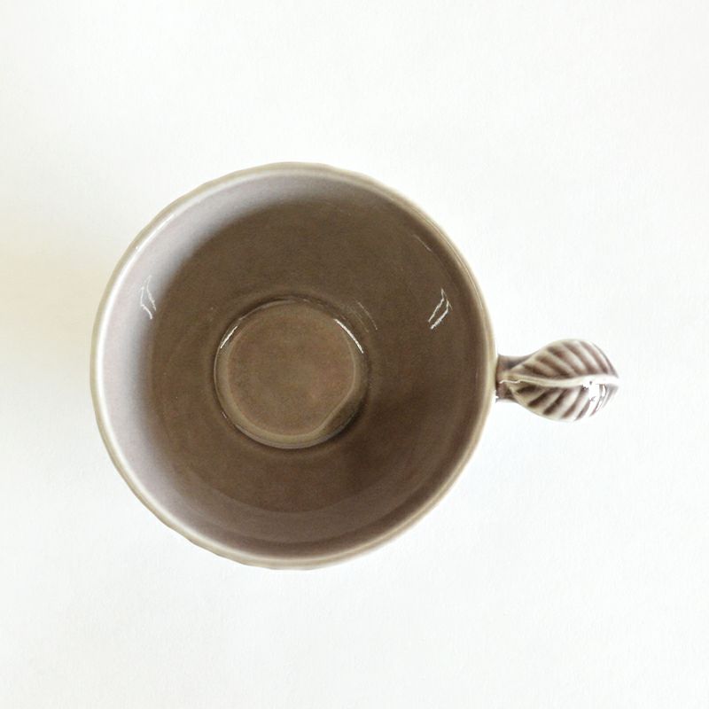 花彫りコーヒー碗 赤紫