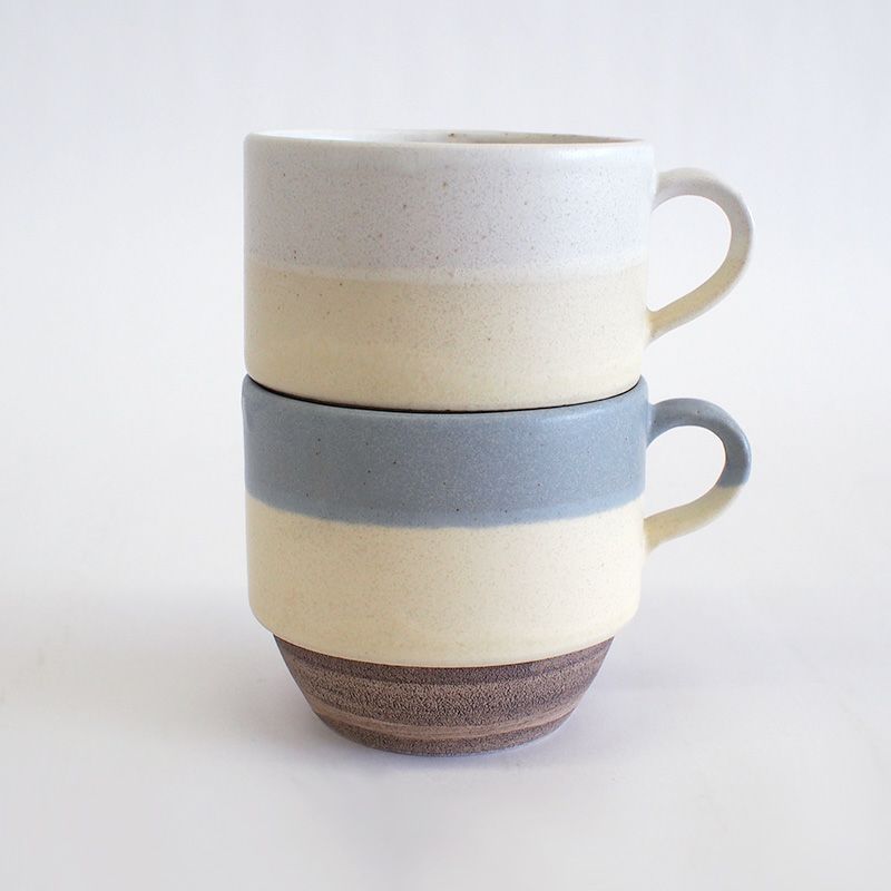 スタッキングできる形状です