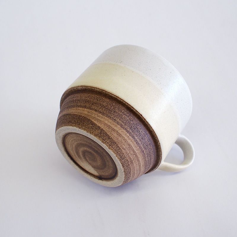 手作業での釉薬掛けのため個体差があります