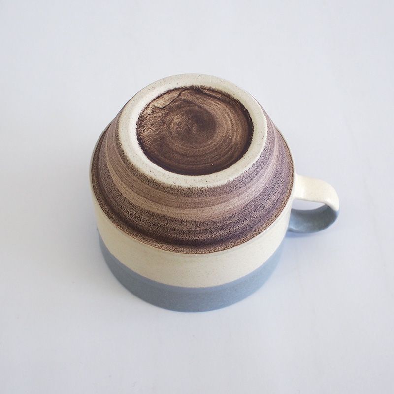 手描きによる刷毛目模様が味わいを出しています