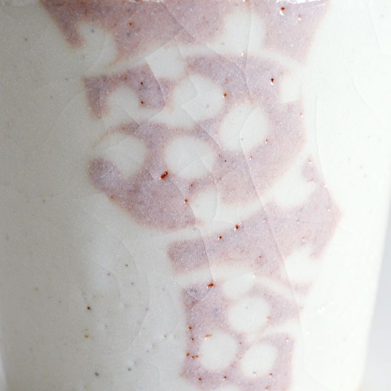 志野唐草文杯（縦柄）