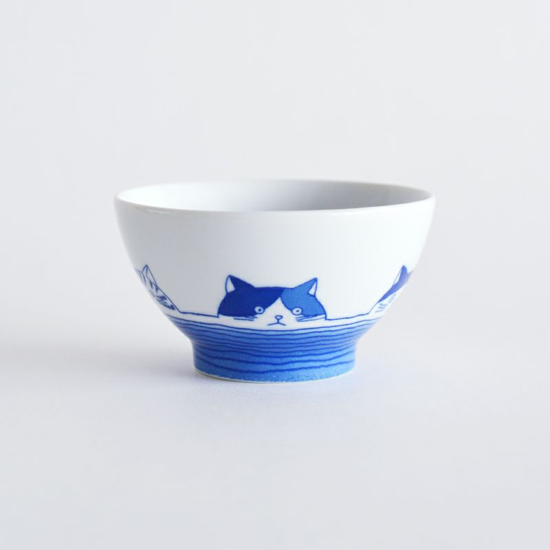 猫のイラストが可愛いお茶碗です