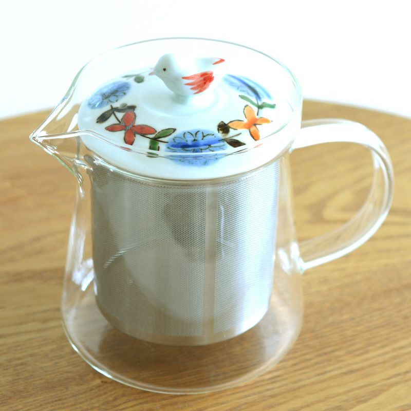 ガラスと波佐見焼の組み合わせです