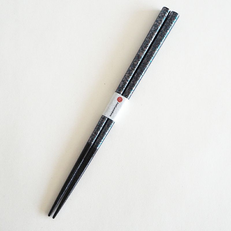 細かく降る雪をイメージしたキラキラが人気の箸です