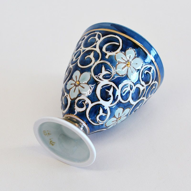 コアガラス 唐草模様杯 コアガラス 唐草模様杯 東洋ガラス 葉模様が美しい ガラス製 ジョッキ