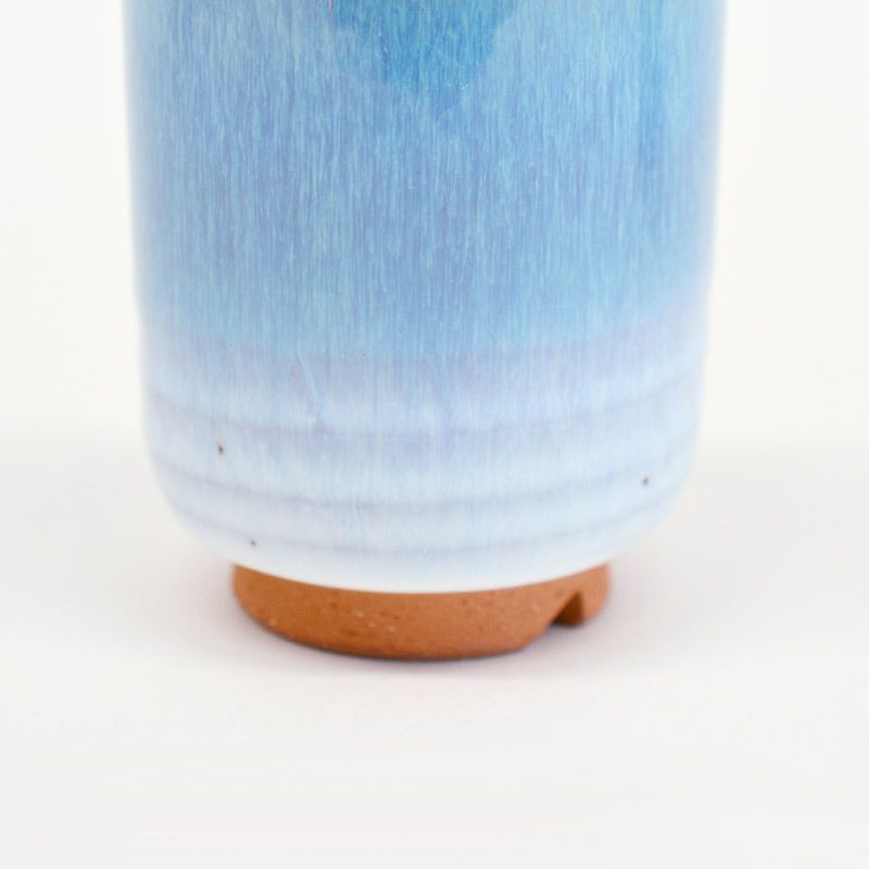 荻焼の特徴である高台の切込み