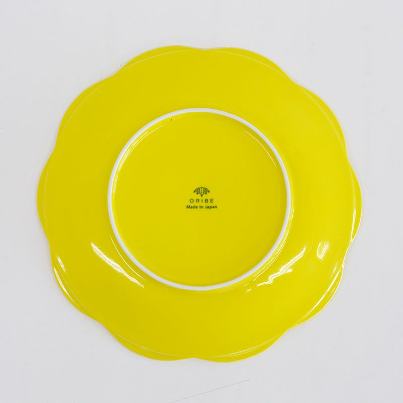 ORIBEのロゴが入ります