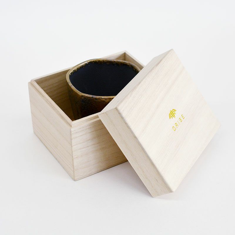 六兵衛窯 織部・黄瀬戸 ペア焼酎カップ（木箱入）【商品番号