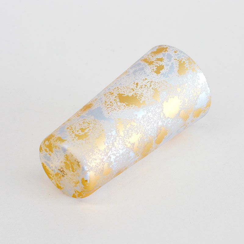 ハイボールに似合うストレートな形状です