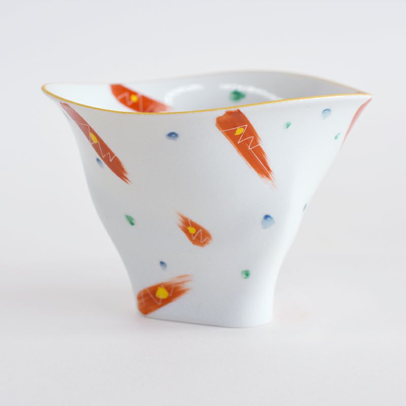 角度により印象が変わるフォルム