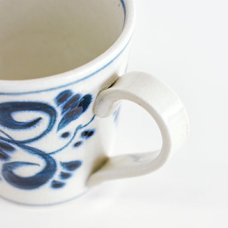 大き目の握りやすい持ち手です