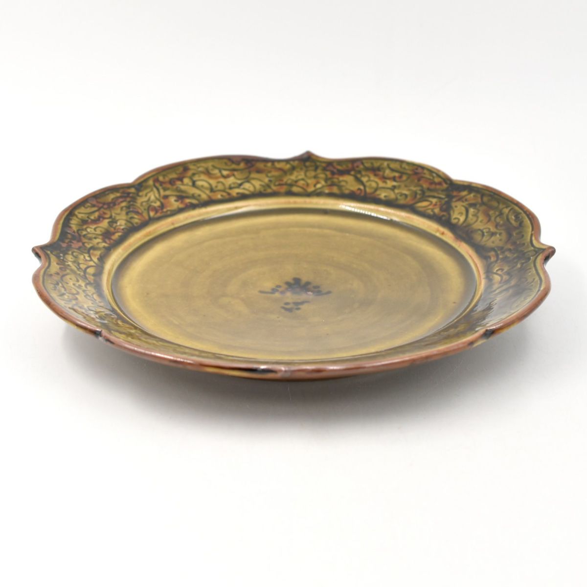 【陶房遊】6.5寸輪花リム皿（茶）2枚セット 6.5寸輪花リム皿｜和食器通販｜織部 Online Store【公式】