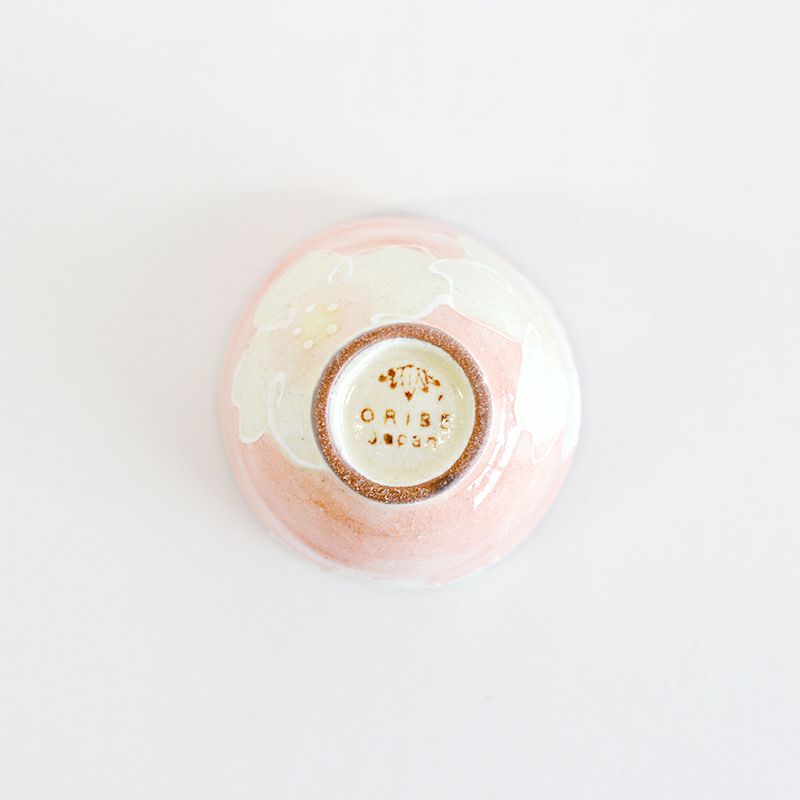 底には織部オリジナルの印が入ります