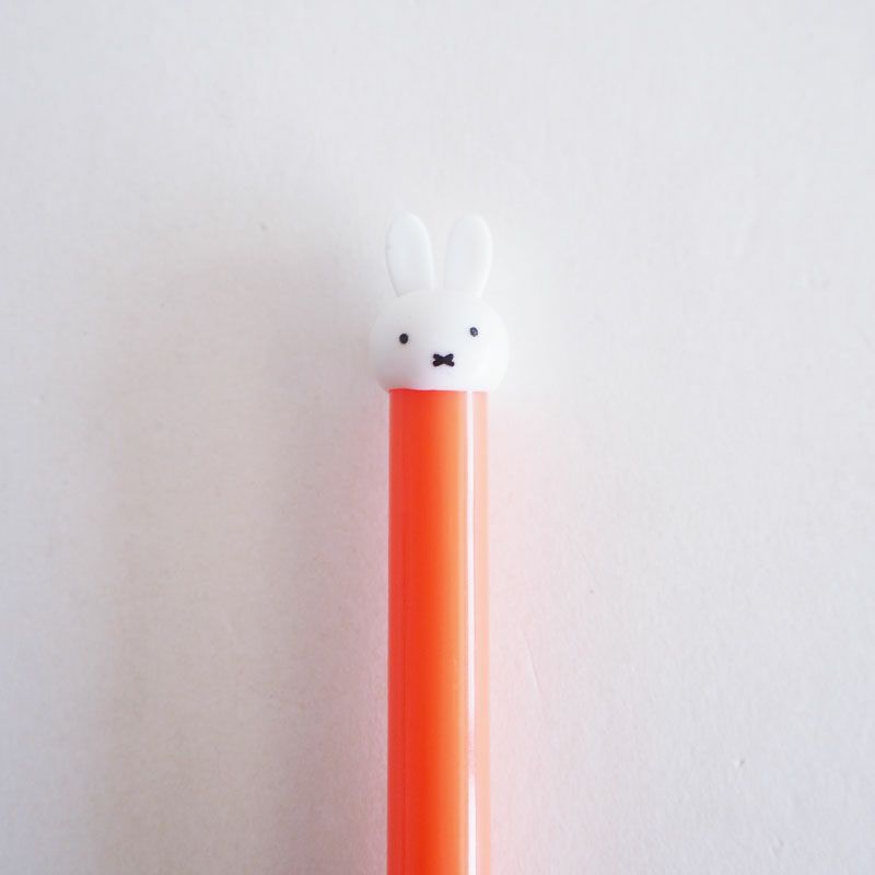 柄にミッフィーのマスコットが付いたかわいいスプーンです