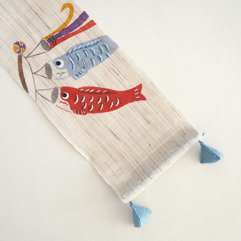 どこかユーモラスな雰囲気もする仲良しの鯉のぼりです