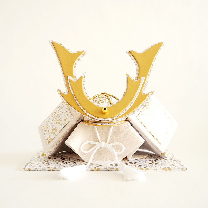 美濃和紙「shira桜」を使った大鍬兜です