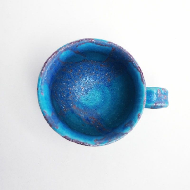 厚みのある形状です