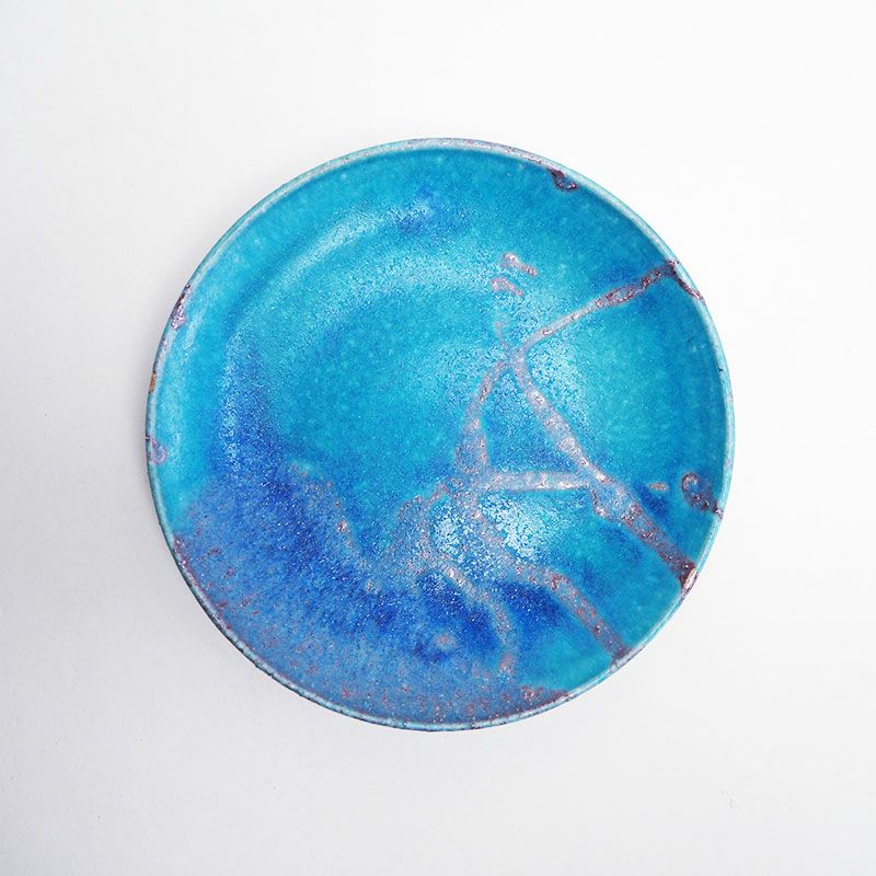 美しい窯変を面で楽しむ事ができます