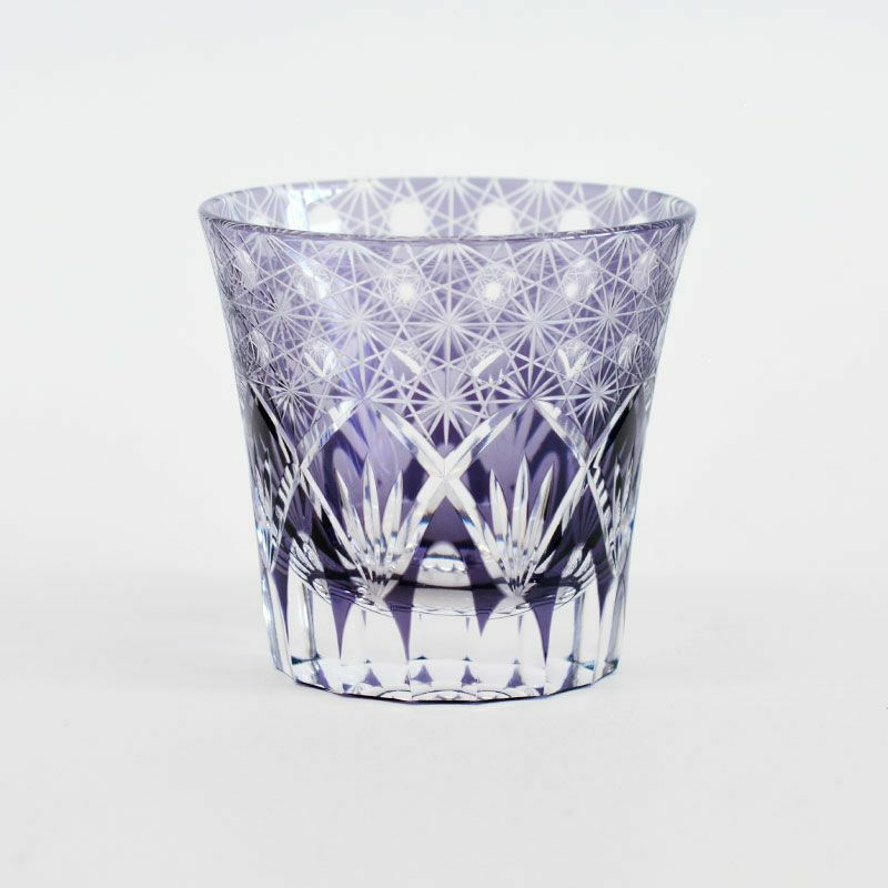 スタイリッシュなデザインの、切子オールドグラスです