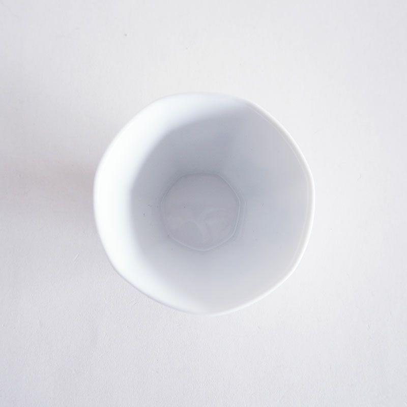 七角形のモダンな形状の煎茶です