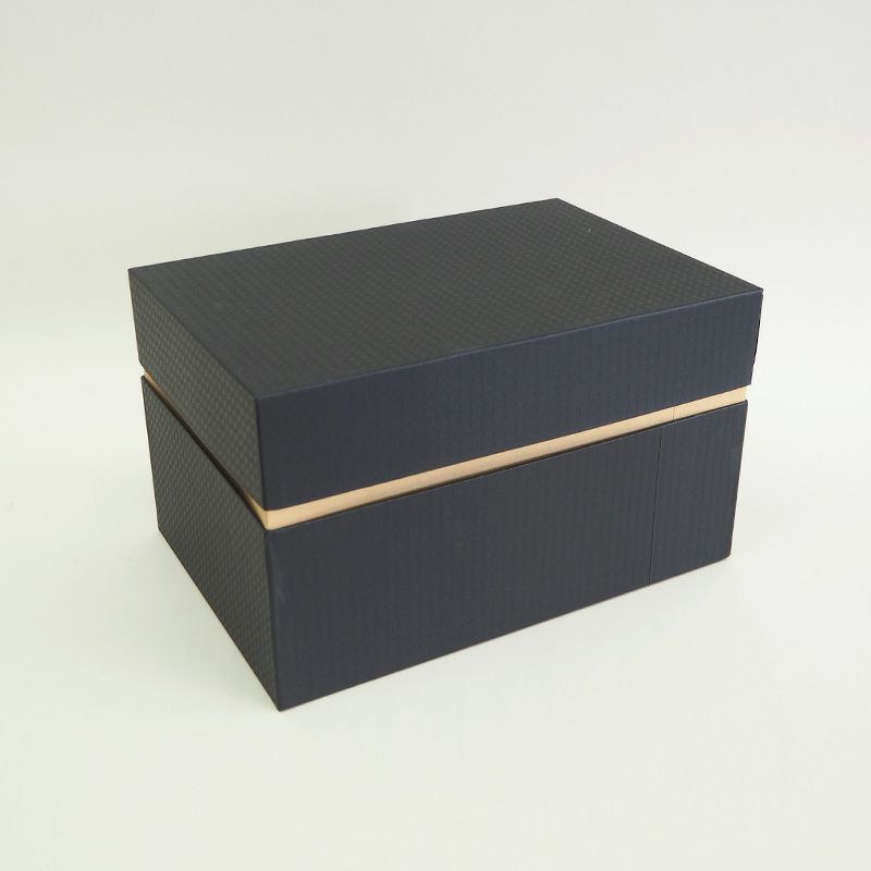 化粧箱は飾り台としてもお使いいただけます