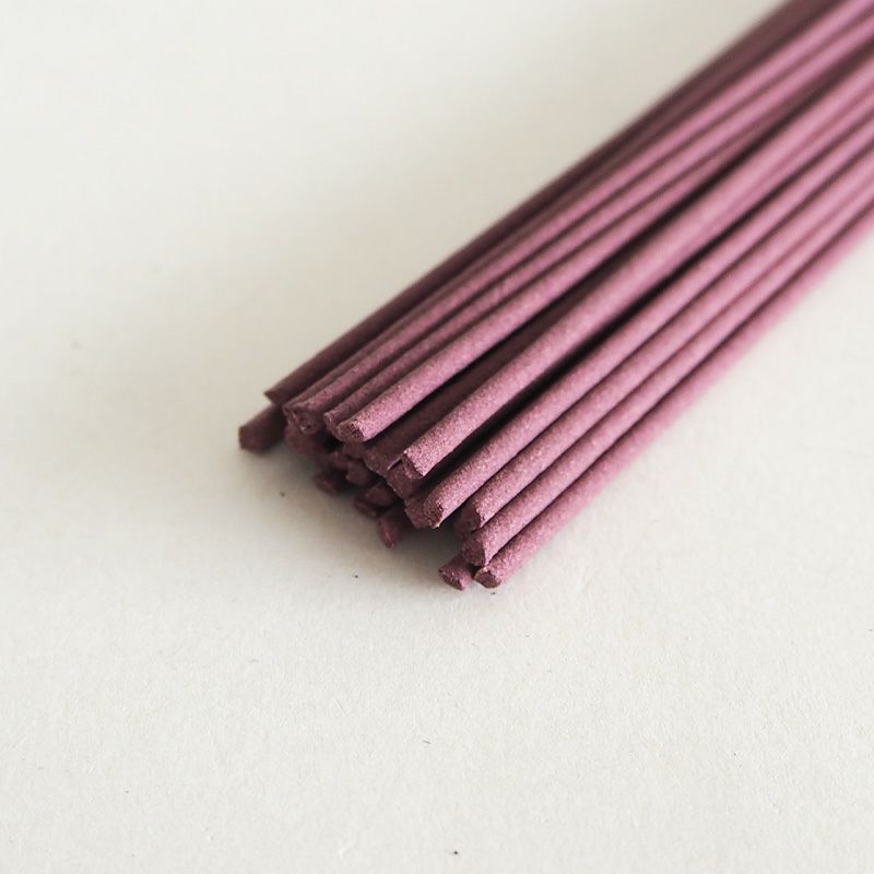 老木桜と白檀の香りのお線香です