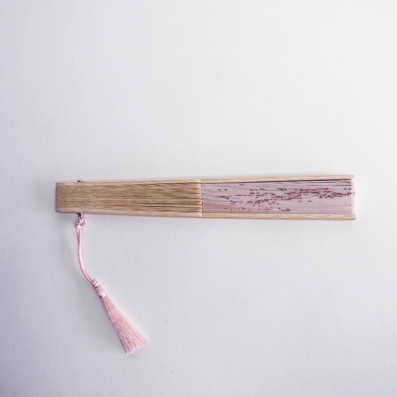 シンプルで持ちやすい形状です