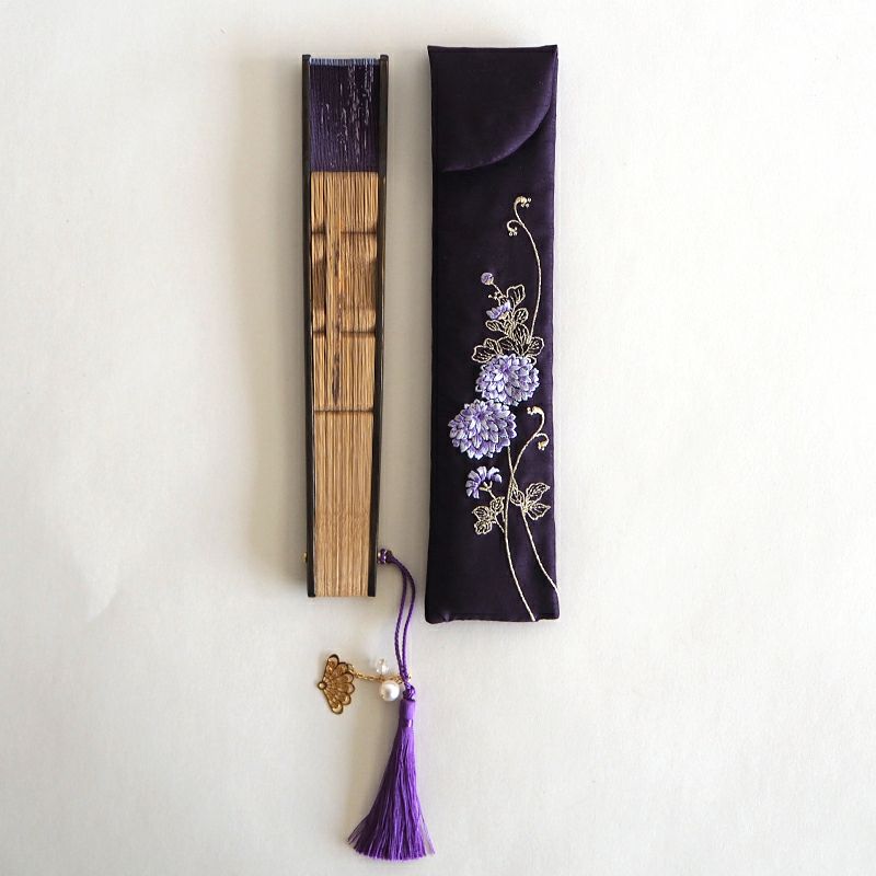 扇面の絵柄の刺繍入り扇子袋です