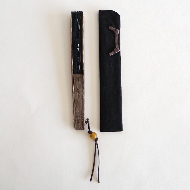柔らかい綿麻の扇子袋はシンプルでおしゃれです