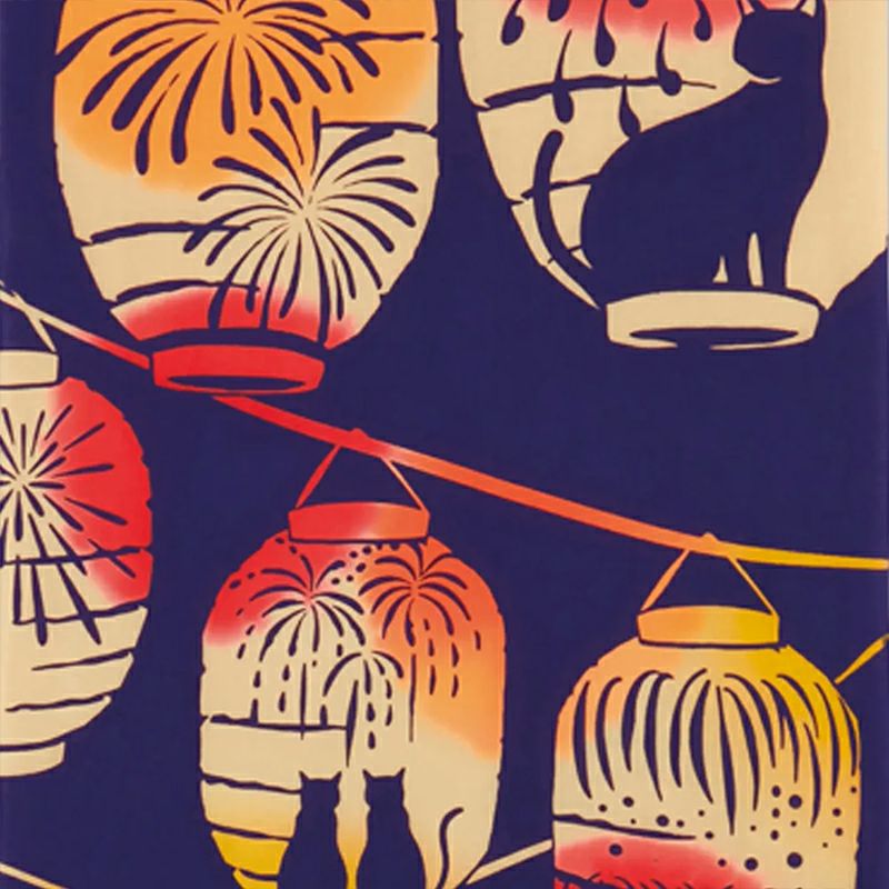 暗闇に紛れて猫も花火に夢中かな