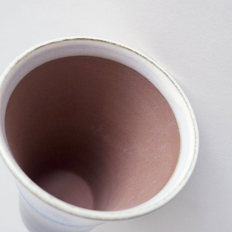 内側は素焼きになってきめ細やかな泡を楽しめます