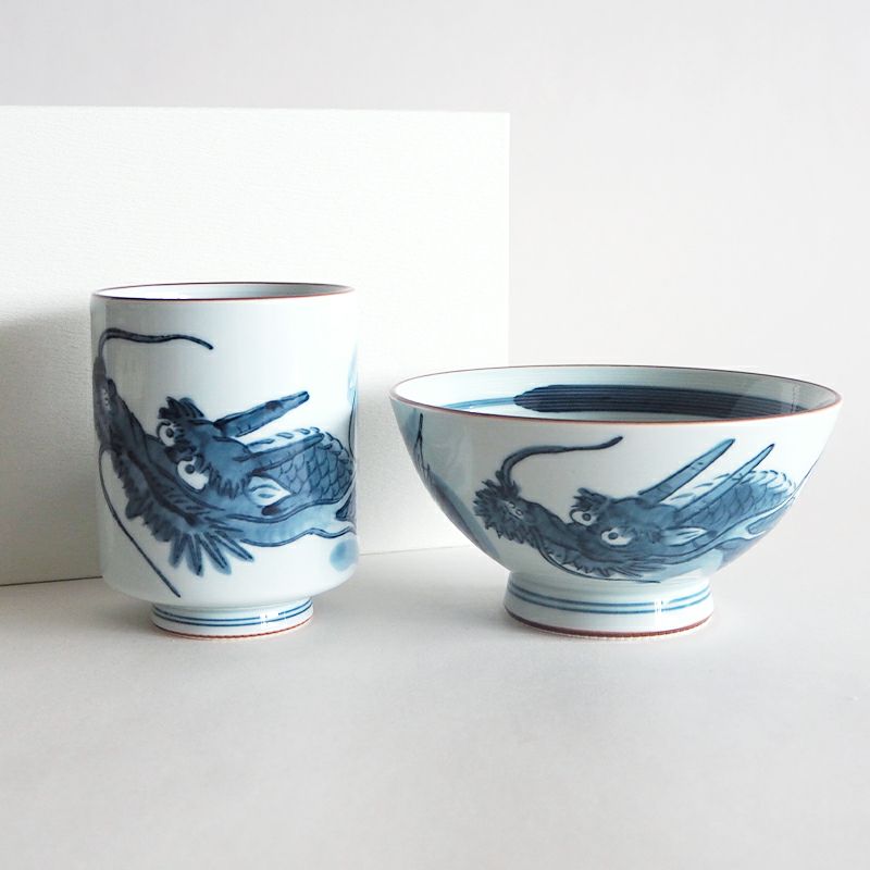龍絵湯呑と龍絵茶漬碗の一膳セットです