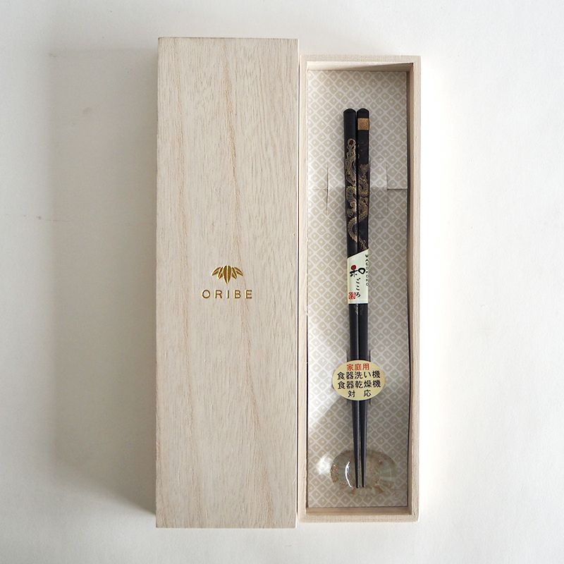 天龍箸とガラスの箸置きのセットです