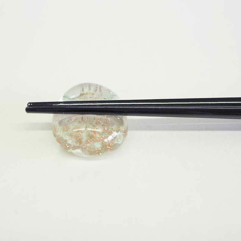 箸が窪み収まり安定感があります