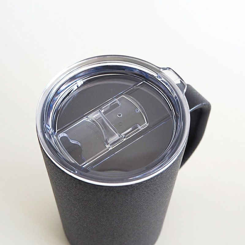 スライドして飲み口が開きます